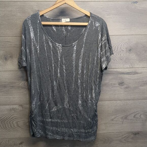 Free Kisses Plus Size Short Sleeve Blouse Ruched Sides Woman's 2X - Picture 1 of 10